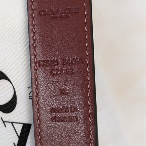 COACH SIGNATURE HORSE AND CARRIAGE 1" PEBBLED LEATHER BELT SIZE XL NWT ❤ - Picture 4 of 6